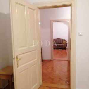 Bribir – starija kuća s velikom okućnicom, garažom i dodatnim prostorima