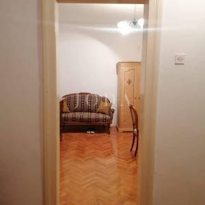 Bribir – starija kuća s velikom okućnicom, garažom i dodatnim prostorima