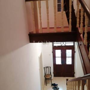 Bribir – starija kuća s velikom okućnicom, garažom i dodatnim prostorima