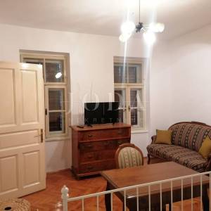 Bribir – starija kuća s velikom okućnicom, garažom i dodatnim prostorima