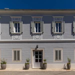 BRIBIR - Troetažna vila s bazenom i pogledom na more 