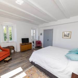 BRIBIR - Troetažna vila s bazenom i pogledom na more 