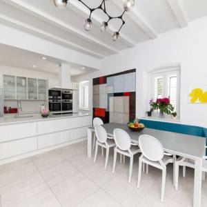 BRIBIR - Troetažna vila s bazenom i pogledom na more 