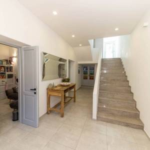 BRIBIR - Troetažna vila s bazenom i pogledom na more 