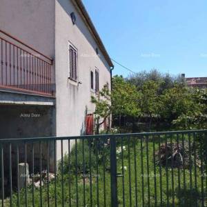 Brtonigla, Samostojeća kuća s okućnicom – za renovaciju