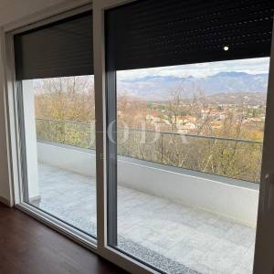 Čavle - Prostrani penthouse u novogradnji