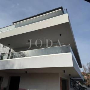 Čavle - Prostrani penthouse u novogradnji