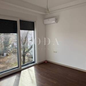 Čavle - Prostrani penthouse u novogradnji