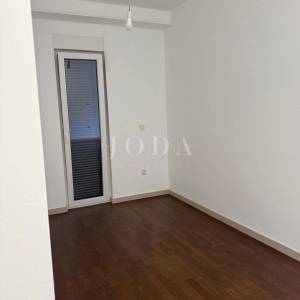 Čavle - Prostrani penthouse u novogradnji