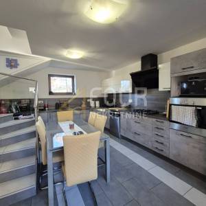 Čavle, samostojeća kuća, 180m2