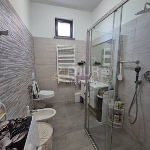 Čavle, samostojeća kuća, 180m2