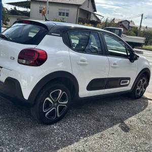 Citroën C3 1.2 PureTech 110 ks Shine JAMSTVO 12