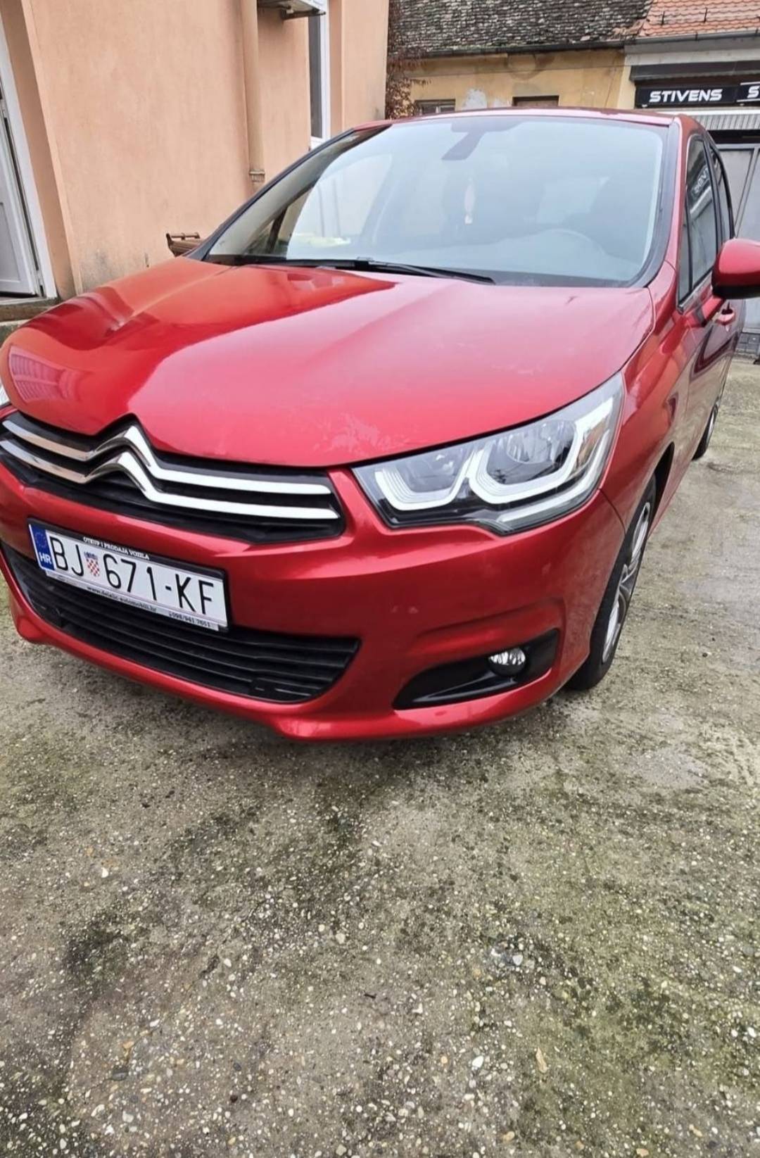 Citroën C4 1,2 MILLENIUM, 125000 km