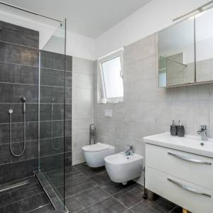 ČIŽIĆI – Luksuzna apartmanska vila s wellnessom i bazenom uz more