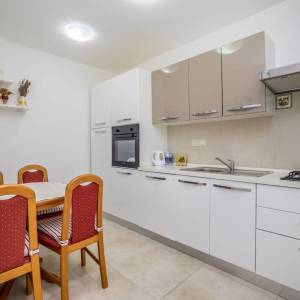 ČIŽIĆI – Luksuzna apartmanska vila s wellnessom i bazenom uz more