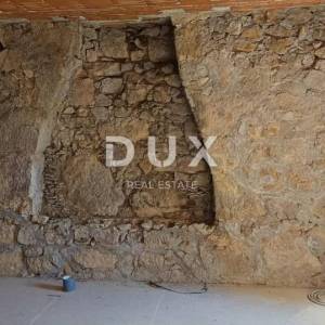 CRIKVENICA, BELGRAD - dva apartmana s pogledom na more + dvorište! PRILIKA!