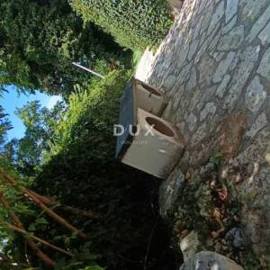 CRIKVENICA, BELGRAD - dva apartmana s pogledom na more + dvorište! PRILIKA!