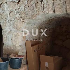 CRIKVENICA, BELGRAD - dva apartmana s pogledom na more + dvorište! PRILIKA!