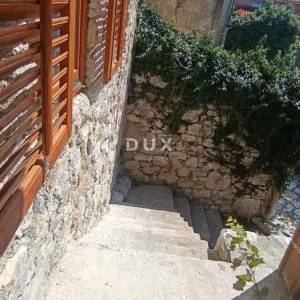 CRIKVENICA, BELGRAD - dva apartmana s pogledom na more + dvorište! PRILIKA!