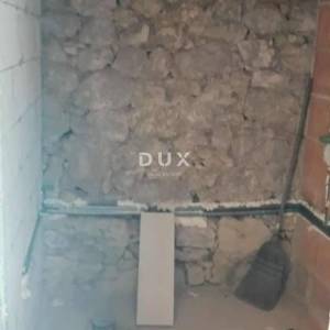 CRIKVENICA, BELGRAD - dva apartmana s pogledom na more + dvorište! PRILIKA!