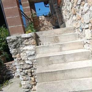 CRIKVENICA, BELGRAD - dva apartmana s pogledom na more + dvorište! PRILIKA!