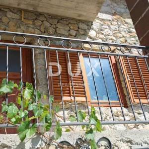 CRIKVENICA, BELGRAD - dva apartmana s pogledom na more + dvorište! PRILIKA!