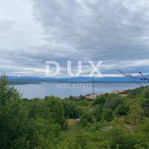 CRIKVENICA - građevinsko zemljište 536 m2 s pogledom na more! PRILIKA!
