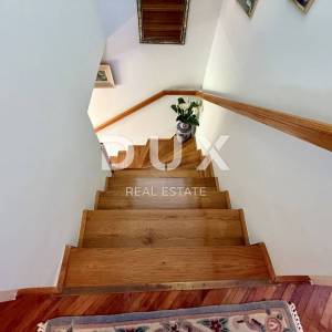 CRIKVENICA - Kuća u centru na 80 metara od mora! Prilika!