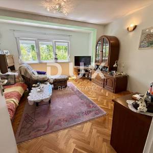 CRIKVENICA - Kuća u centru na 80 metara od mora! Prilika!