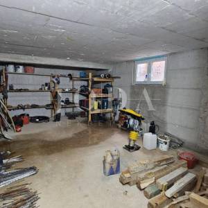 Crikvenica samostojeća kuća s bazenom i pogledom na more