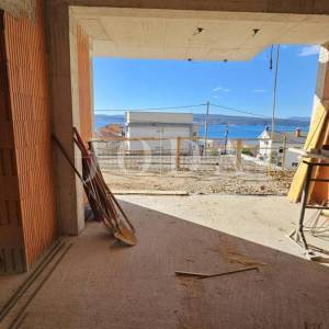 Crikvenica samostojeća kuća s bazenom i pogledom na more