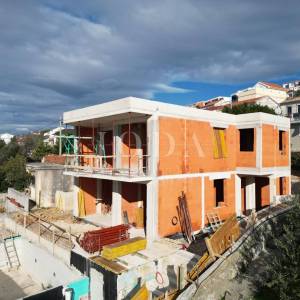 Crikvenica samostojeća kuća s bazenom i pogledom na more