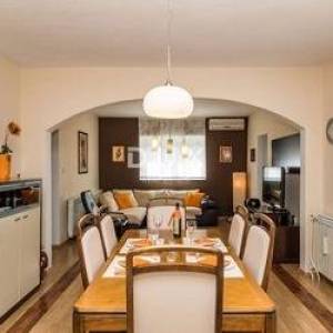 CRIKVENICA, SELCE - trosoban stan s pogledom na more