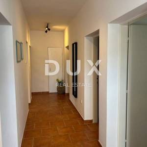 CRIKVENICA - Stan na odličnoj lokaciji, 200 m od mora