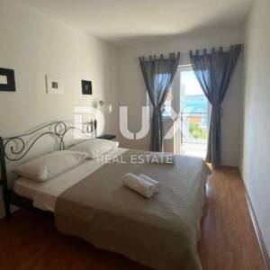 CRIKVENICA - Stan na odličnoj lokaciji, 200 m od mora