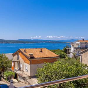 CRIKVENICA - Trosobni apartman s dnevnim boravkom i garažom