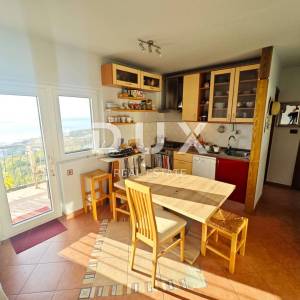 CRIKVENICA - Uređena kuća s dva apartmana, panoramski pogled!