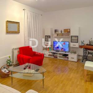 DELNICE, CENTAR-Kuća s dva apartmana i garažom