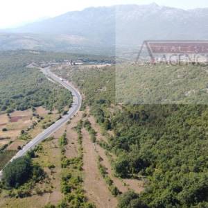 Dicmo najam građevinskog zemljišta 5378 m2 - novo u ponudi
