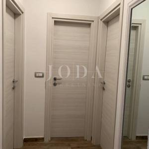 DRAMALJ, dvosobni stan u prizemlju 200m od mora