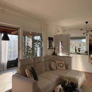 Drenova - Stan u prizemlju s posebnim ulazom i zimskim vrtom 