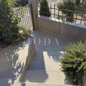 Drenova - Stan u prizemlju s posebnim ulazom i zimskim vrtom 