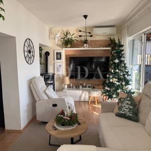 Drenova - Stan u prizemlju s posebnim ulazom i zimskim vrtom 