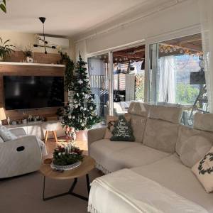 Drenova - Stan u prizemlju s posebnim ulazom i zimskim vrtom 