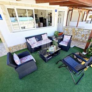 Dva apartmana s velikom okućnicom, 1.RED DO MORA - Vir