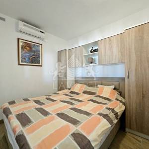 Dva apartmana s velikom okućnicom, 1.RED DO MORA - Vir