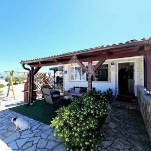 Dva apartmana s velikom okućnicom, 1.RED DO MORA - Vir