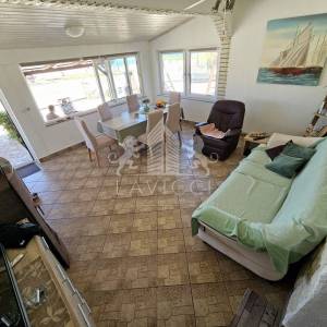 Dva apartmana s velikom okućnicom, 1.RED DO MORA - Vir