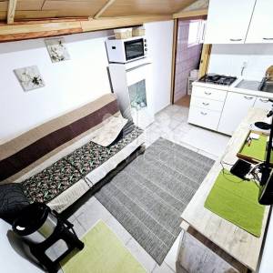 Dva apartmana s velikom okućnicom, 1.RED DO MORA - Vir