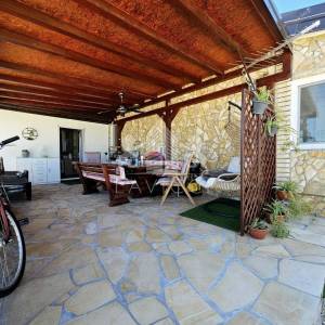 Dva apartmana s velikom okućnicom, 1.RED DO MORA - Vir